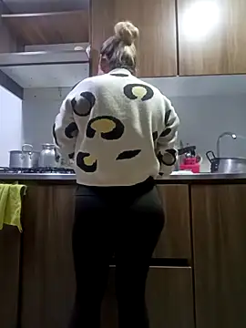 coral smitth online show from 11-20-25, 06:19