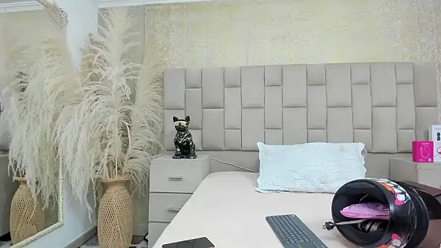 Snapshot of EmmaTorres_ chatting on 01-17-26, 09:29 EmmaTorres online show from 01-17-26, 09:29