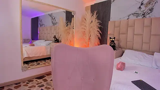 Snapshot of EmmaTorres_ chatting on 02-25-26, 10:09 EmmaTorres online show from 02-25-26, 10:09