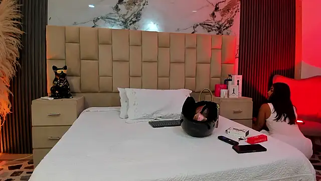 Snapshot of EmmaTorres_ chatting on 02-02-26, 10:20 EmmaTorres online show from 02-02-26, 10:20