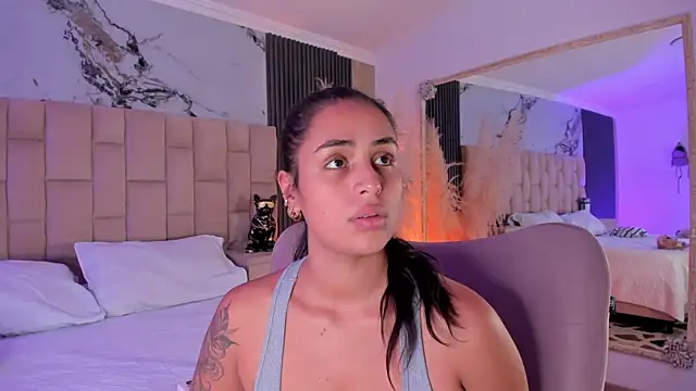 EmmaTorres  online show from 04-13-26, 08:46