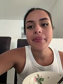 Snapshot of EmmaTorres_ chatting on 02-18-26, 10:28 EmmaTorres online show from 02-18-26, 10:28