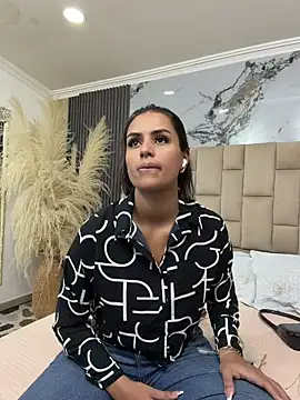 Snapshot of EmmaTorres_ chatting on 02-13-26, 09:37 EmmaTorres online show from 02-13-26, 09:37