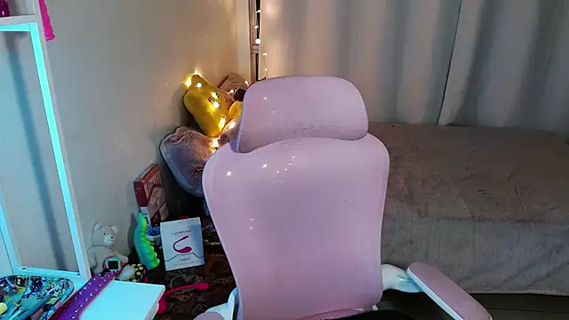 mily milk  online show from 02-16-25, 10:10