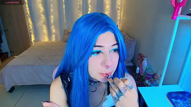 Snapshot of mily_milk_ chatting on 04-11-26, 07:05 mily milk online show from 04-11-26, 07:05