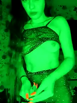 Snapshot of sweetbb15 chatting on 05-13-26, 10:39 sweetbb15 online show from 05-13-26, 10:39