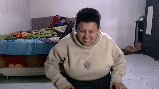 tatsumi nao online show from 10-05-25, 01:07