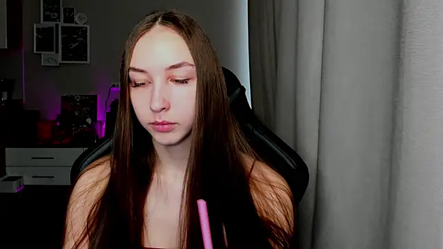 Snapshot of Sm0ly chatting on 04-22-26, 03:46 Sm0ly online show from 04-22-26, 03:46