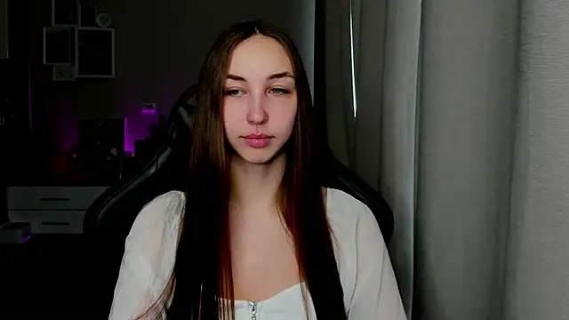 Snapshot of Sm0ly chatting on 05-18-26, 02:55 Sm0ly online show from 05-18-26, 02:55