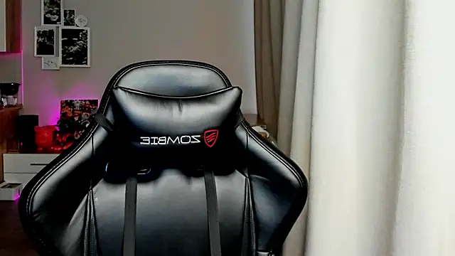 Sm0ly online show from 11-08-25, 03:32