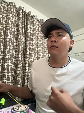 Snapshot of Parejasumisa27 chatting on 06-19-26, 04:51 Parejasumisa27 online show from 06-19-26, 04:51
