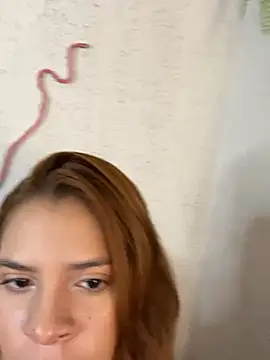 Snapshot of samanthaeliott22 chatting on 06-10-26, 05:47 samanthaeliott22 online show from 06-10-26, 05:47
