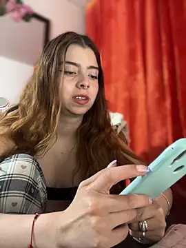 Snapshot of Cloew_Marz chatting on 04-28-26, 11:09 Cloew Marz online show from 04-28-26, 11:09