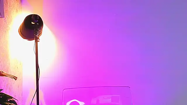 AlessiaLondon online show from 04-08-26, 11:33