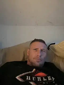 Snapshot of aaronmc311840 chatting on 10-24-25, 11:42 aaronmc311840 online show from 10-24-25, 11:42