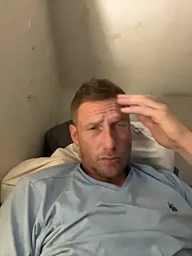 Snapshot of aaronmc311840 chatting on 10-05-25, 11:50 aaronmc311840 online show from 10-05-25, 11:50