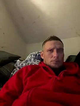 Snapshot of aaronmc311840 chatting on 10-15-25, 01:37 aaronmc311840 online show from 10-15-25, 01:37