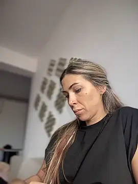 RaquelleDevon online show from 04-08-26, 09:33