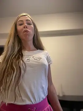 RaquelleDevon online show from 02-06-26, 06:09