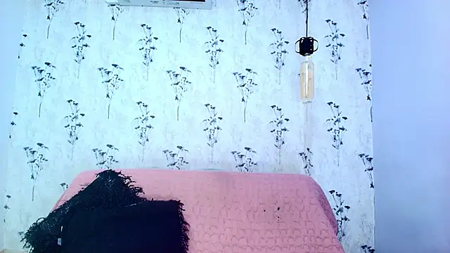 Snapshot of Mia_candy_0 chatting on 09-18-25, 12:08 Mia candy 0 online show from 09-18-25, 12:08