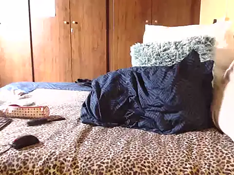 LONGBLKCLIT36 online show from 04-11-26, 11:03