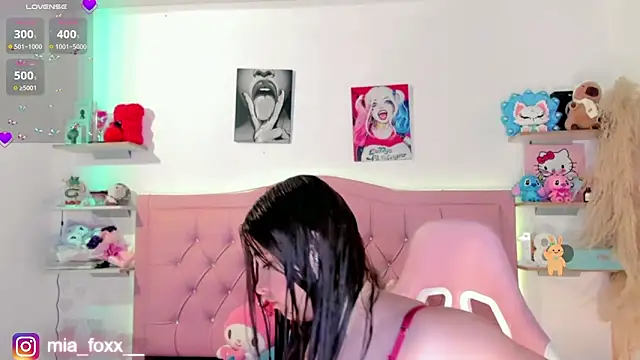 Mia foxx  online show from 12-03-25, 09:03