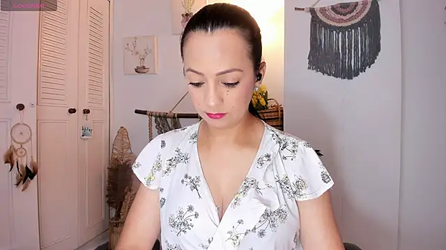 anaruiz  online show from 03-18-26, 01:57