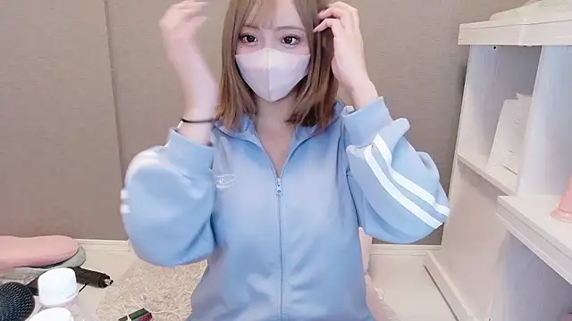 Snapshot of _chanMOMO_ chatting on 04-26-26, 03:42 chanMOMO online show from 04-26-26, 03:42