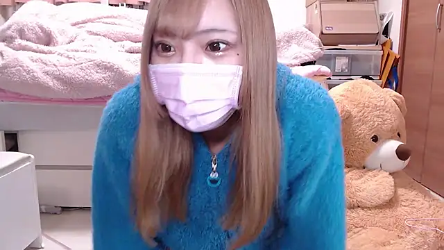 Snapshot of _chanMOMO_ chatting on 01-03-25, 10:52 chanMOMO online show from 01-03-25, 10:52