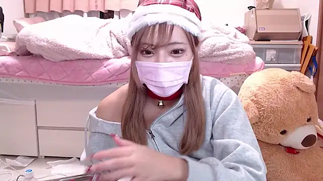 Snapshot of _chanMOMO_ chatting on 12-23-24, 02:50 chanMOMO online show from 12-23-24, 02:50
