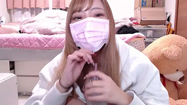 Snapshot of _chanMOMO_ chatting on 01-03-25, 07:38 chanMOMO online show from 01-03-25, 07:38