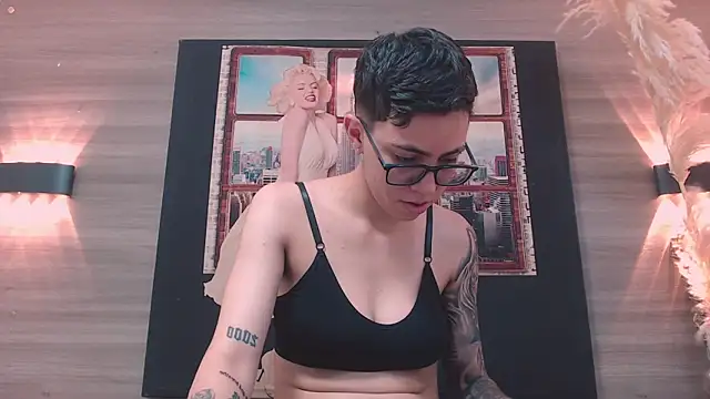 Cutie Shy  online show from 12-16-25, 06:45