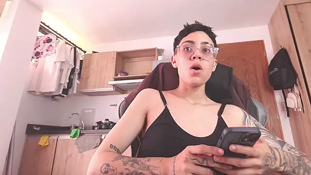 Cutie Shy  online show from 04-07-26, 05:37