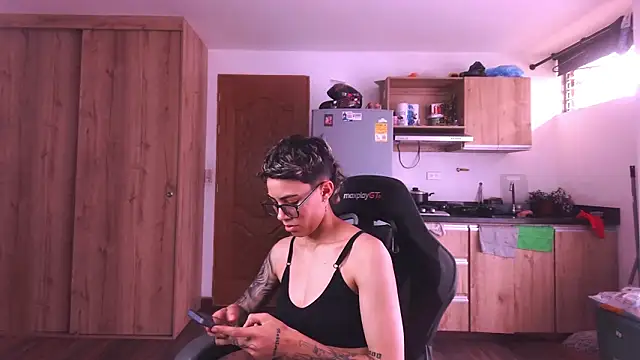 Cutie Shy  online show from 03-12-26, 05:50