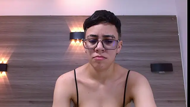 Snapshot of Cutie_Shy_ chatting on 03-07-25, 07:05 Cutie Shy online show from 03-07-25, 07:05