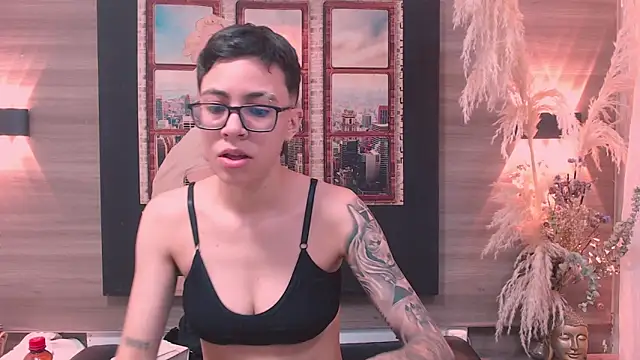 Cutie Shy  online show from 12-19-25, 01:57