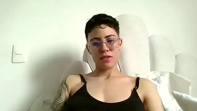 Cutie Shy  online show from 07-09-26, 01:32