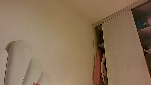 Cutie Shy  online show from 07-10-26, 01:33
