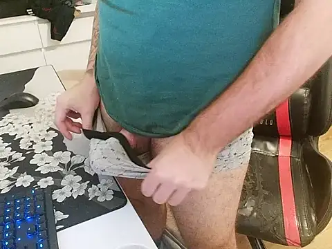 Snapshot of prezydentcam chatting on 02-03-26, 12:10 prezydentcam online show from 02-03-26, 12:10