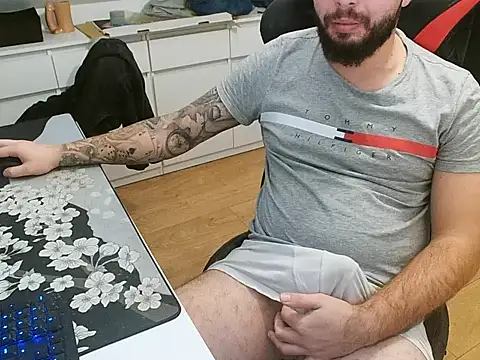 Snapshot of prezydentcam chatting on 02-16-26, 01:32 prezydentcam online show from 02-16-26, 01:32