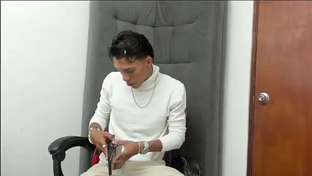 Snapshot of TommyGun_22 chatting on 02-28-26, 12:43 TommyGun 22 online show from 02-28-26, 12:43