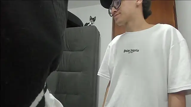 Snapshot of TommyGun_22 chatting on 03-25-26, 12:00 TommyGun 22 online show from 03-25-26, 12:00