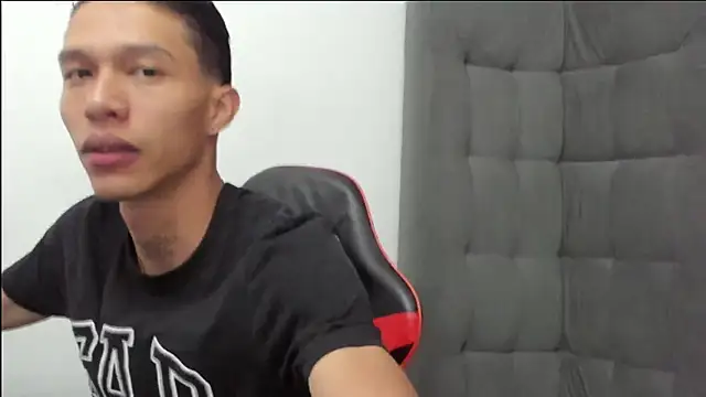 Snapshot of TommyGun_22 chatting on 02-21-26, 02:08 TommyGun 22 online show from 02-21-26, 02:08