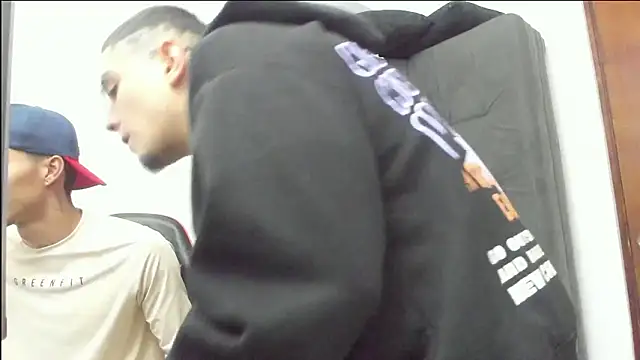 Snapshot of TommyGun_22 chatting on 03-12-26, 11:42 TommyGun 22 online show from 03-12-26, 11:42