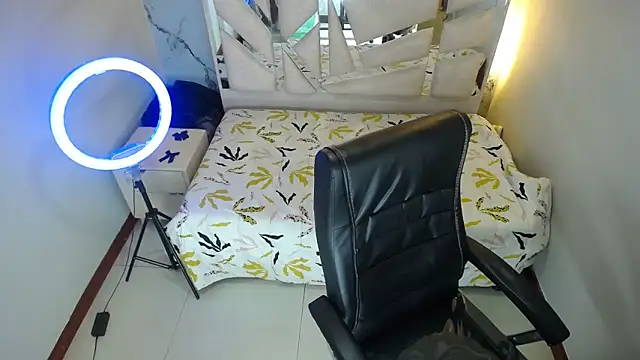 Snapshot of Salome_Milf202 chatting on 02-03-26, 03:48 Salome Milf202 online show from 02-03-26, 03:48