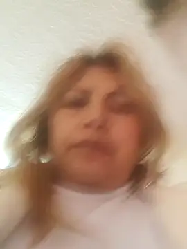 Snapshot of Kazsandraa chatting on 06-11-26, 04:15 Kazsandraa online show from 06-11-26, 04:15