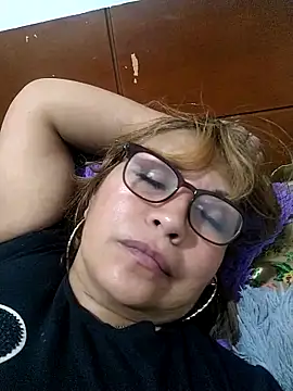 Snapshot of Kazsandraa chatting on 03-17-25, 05:27 Kazsandraa online show from 03-17-25, 05:27