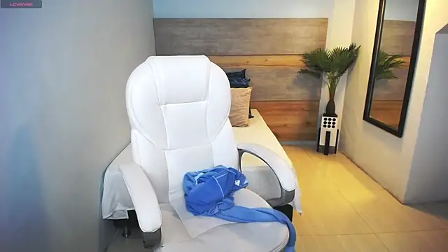 liseth fox online show from 02-08-25, 06:22