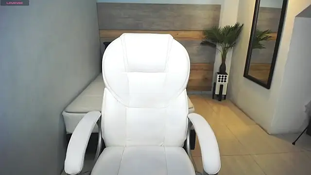 liseth fox online show from 03-08-25, 05:22