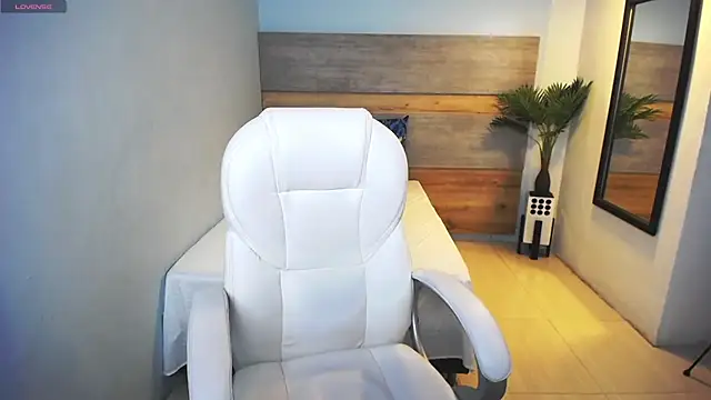 liseth fox online show from 03-16-25, 01:38